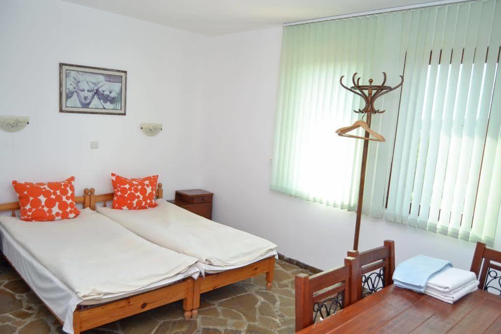 Guest House Diabora Arbanasi Exterior photo